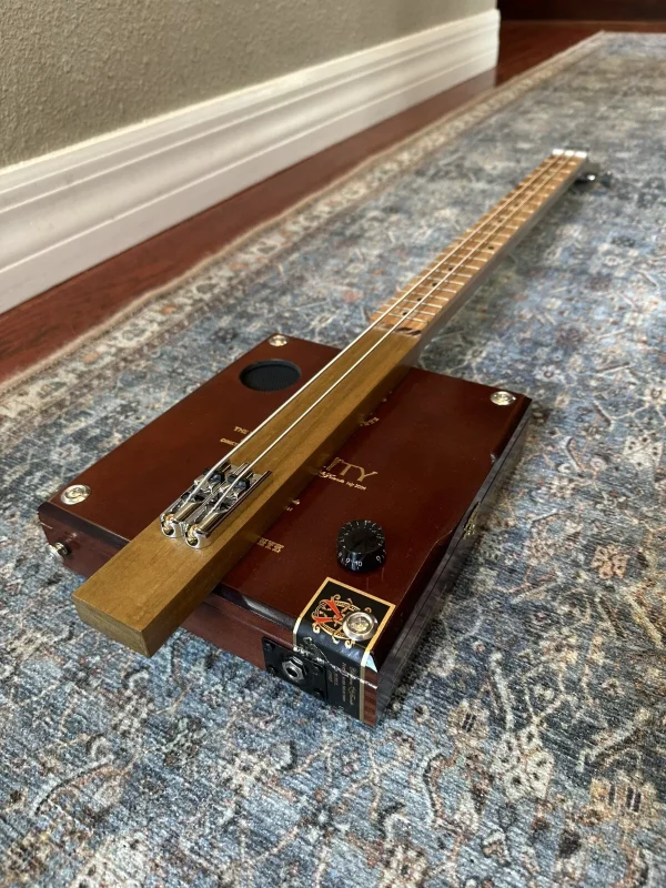 2-String Arturo Fuente The Lost City Bass
